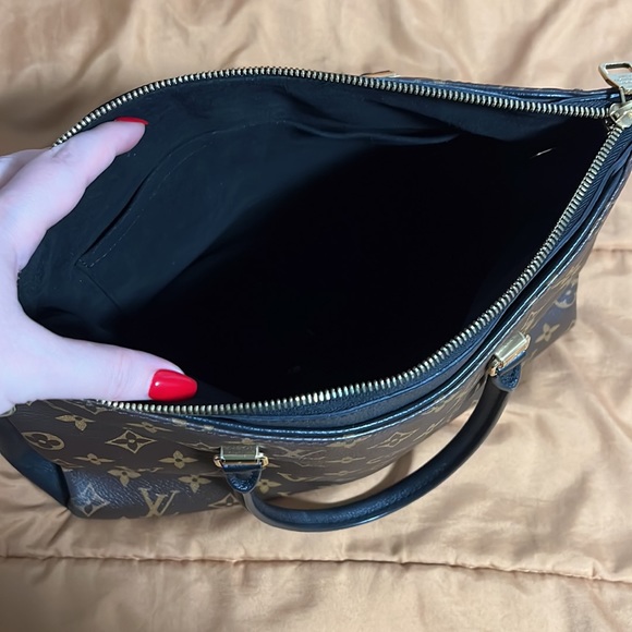 Louis Vuitton Monogram Pallas MM Handbag - Picture 4 of 16